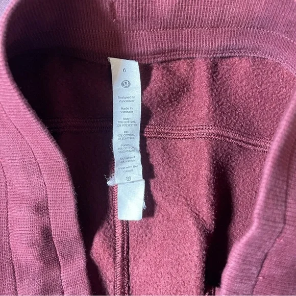Lululemon Scuba High-Rise Jogger Sweatpants in Distressed Red - Size 6 - Picture 5 of 7